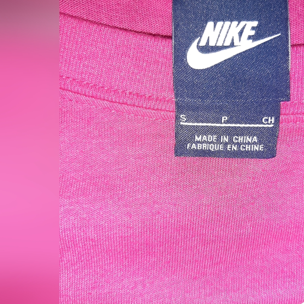 Nike Pink Oversized T-Shirt Size Small - Picture 3 of 3